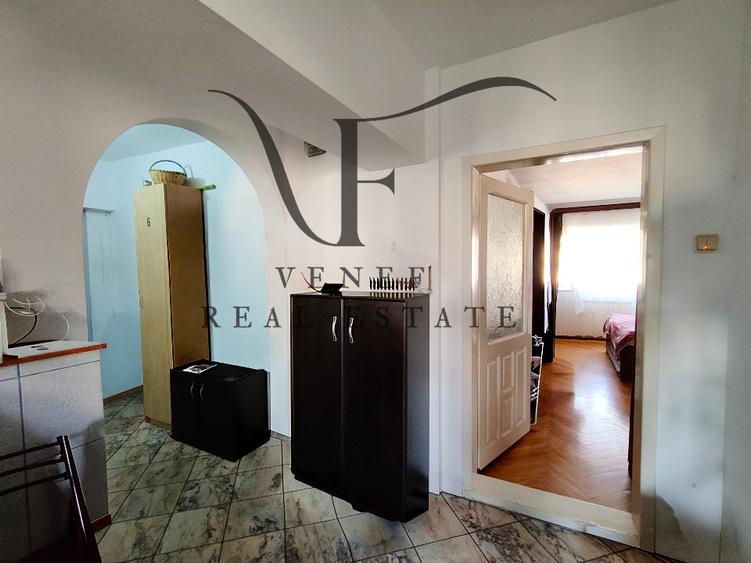 Apartament cu 4 camere semidecomandat în Pantelimon