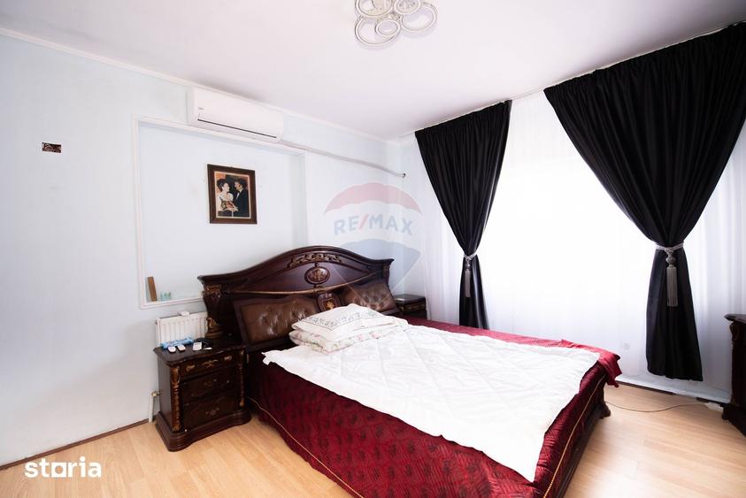 Casă cu 7 camere cu Teren 466 Mp în Central