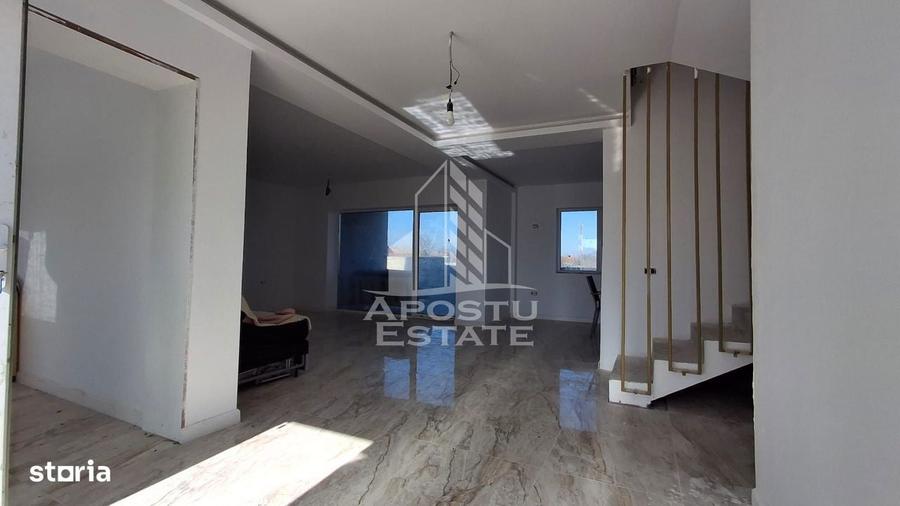 Casă cu 5 camere cu Teren 200 Mp în Mașloc