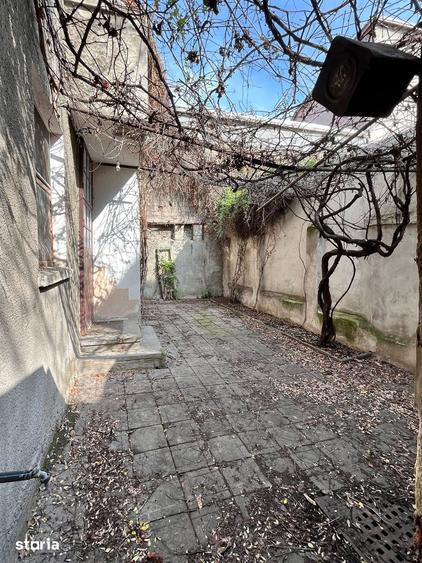 Casă cu 8 camere cu Teren 182 Mp în Ștefan cel Mare