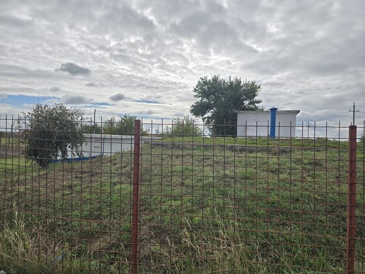 Spațiu industrial, de 3,200 mp, în Amzacea