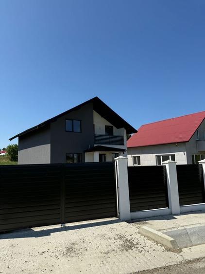 Casă cu 4 camere în Exterior Vest