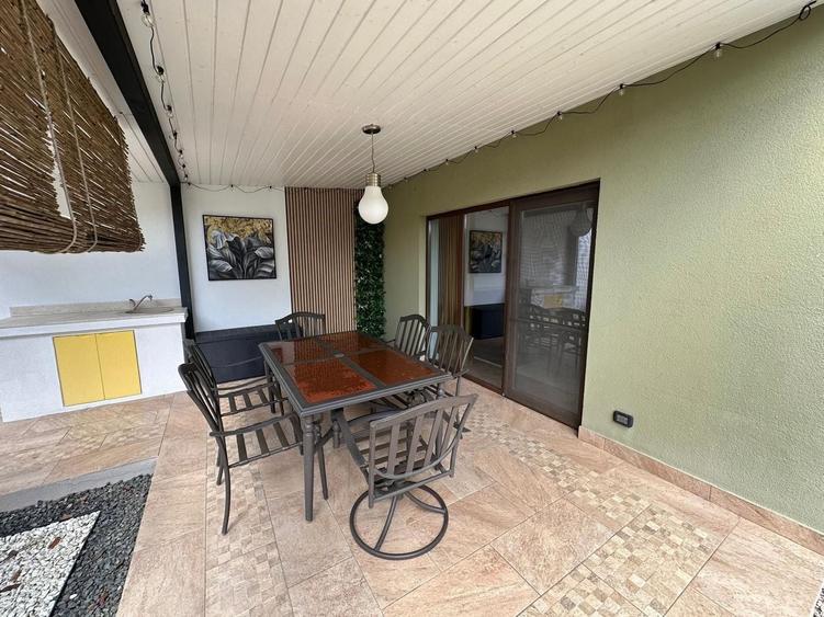 Duplex cu 5 camere cu Canalizare în Aradului