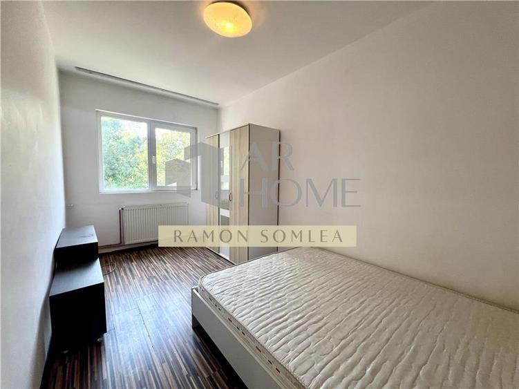 Apartament cu 3 camere semidecomandat, mobilat în Nord