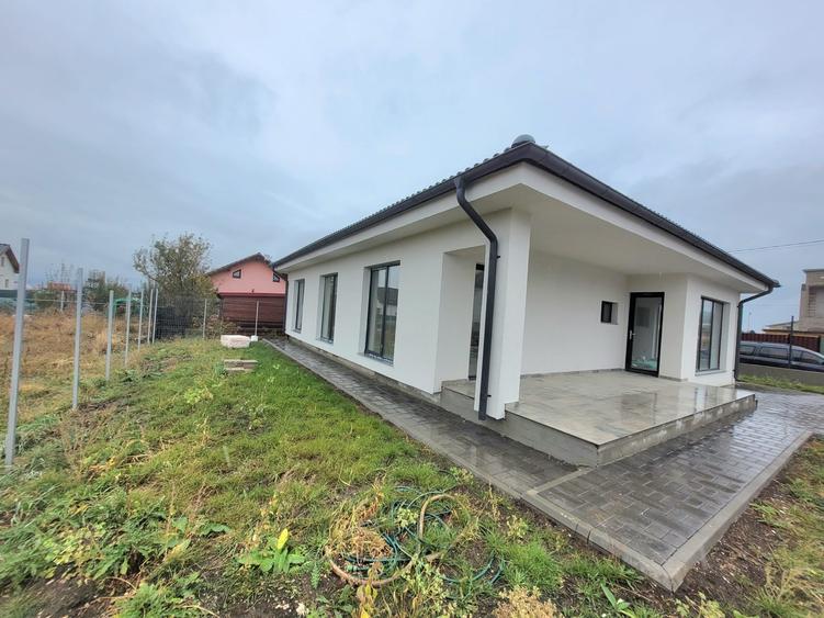 Casă individuală cu 4 camere cu Garaj în Bod