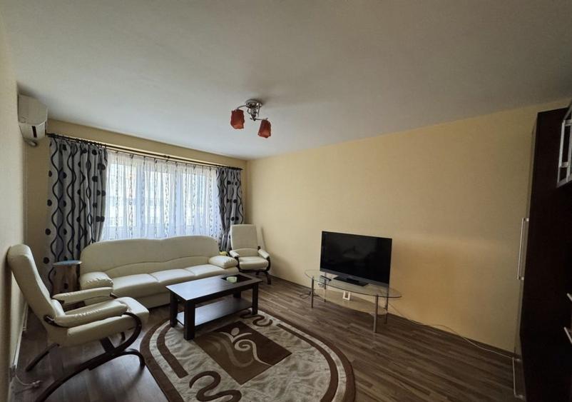 Apartament cu 3 camere decomandat în Găvana