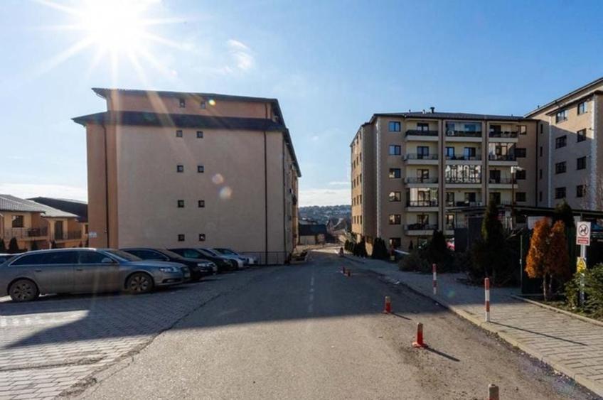 Garsonieră decomandată în Valea Adâncă
