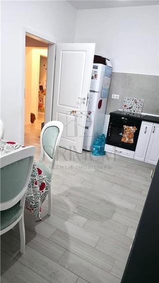 Apartament cu 4 camere decomandat, mobilat în Dumbrăvița