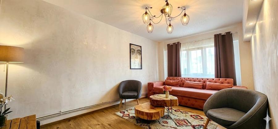 Apartament cu 3 camere decomandat în Central