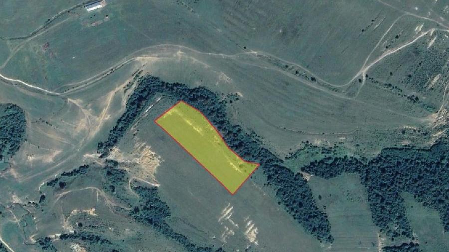 Teren extravilan de 53300 mp, în Părău