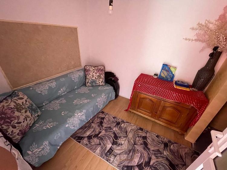 Apartament cu 2 camere în Uiești