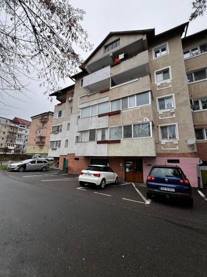 Apartament cu 2 camere decomandat în Valea Aurie