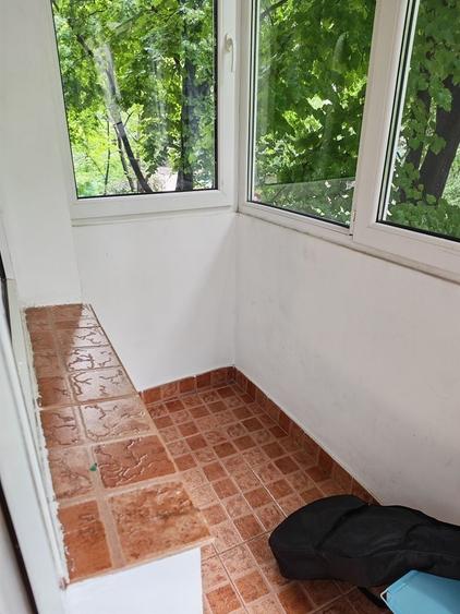 Apartament cu 2 camere decomandat în Roșu