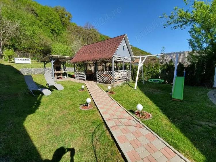 Casă cu 6 camere cu Teren 900 Mp în Central