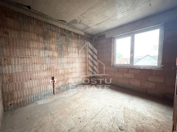 Duplex cu 4 camere cu Canalizare în Giroc