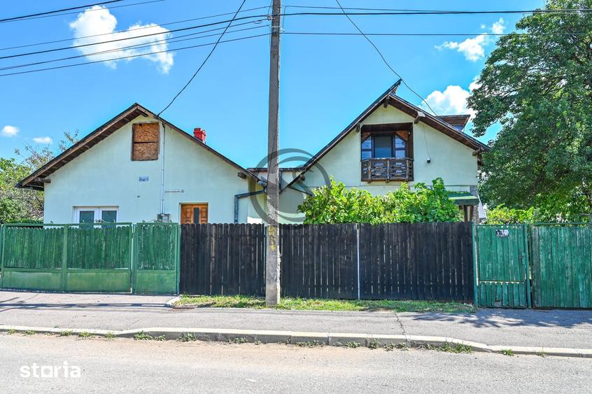 Casă cu 7 camere cu Teren 432 Mp în Vest