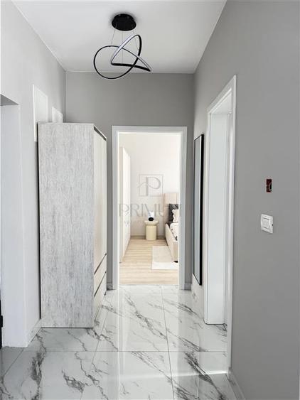 Apartament cu 2 camere semidecomandat, mobilat în Giroc