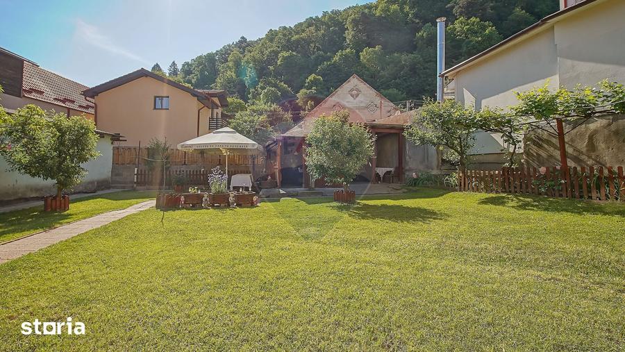 Casă cu 6 camere cu Teren 700 Mp în Ultracentral
