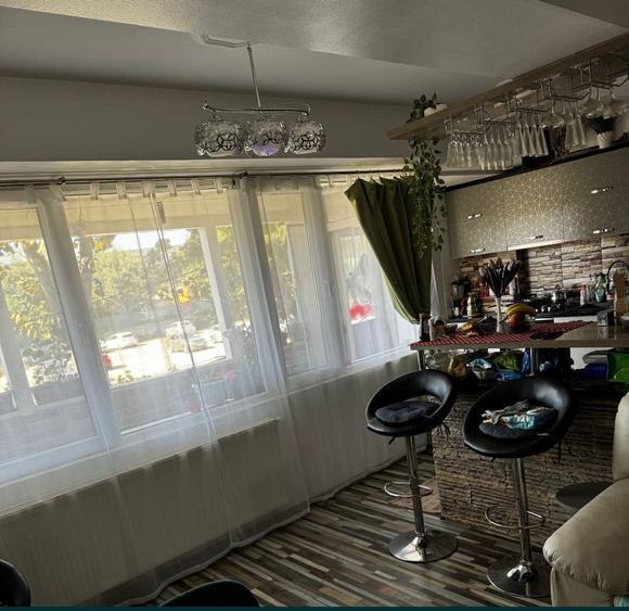 Apartament cu 2 camere decomandat în Kamsas