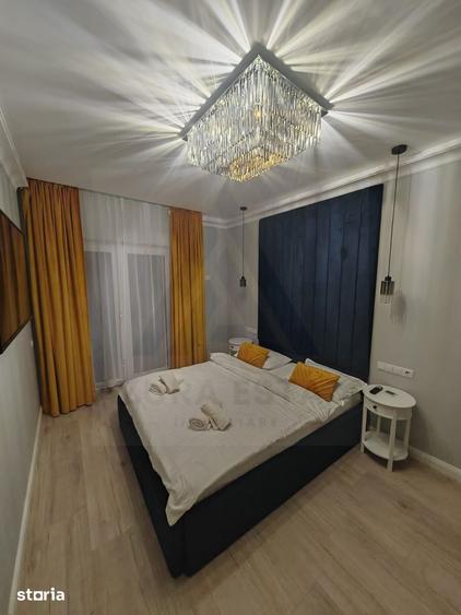 Casă cu 10 camere decomandat cu Teren 386 Mp în Turnișor