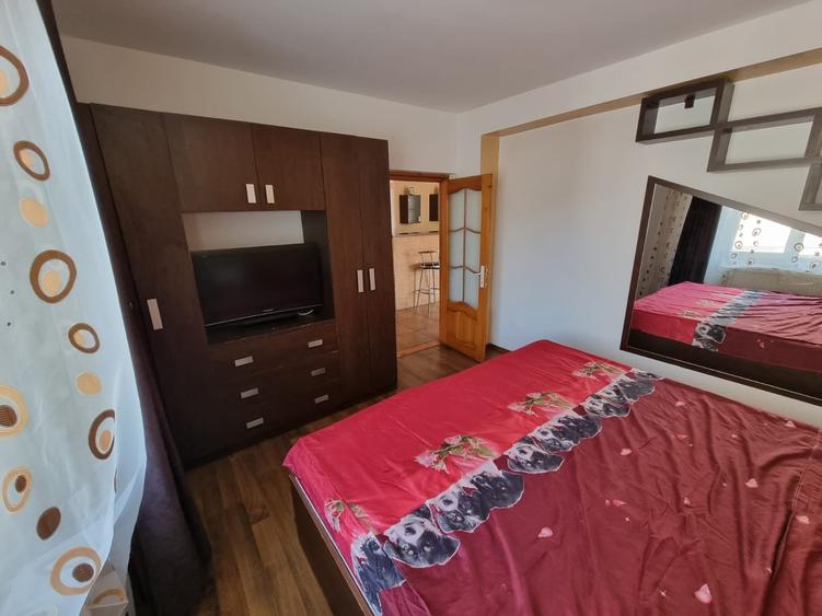 Apartament cu 2 camere semidecomandat, mobilat în Piața Unirii