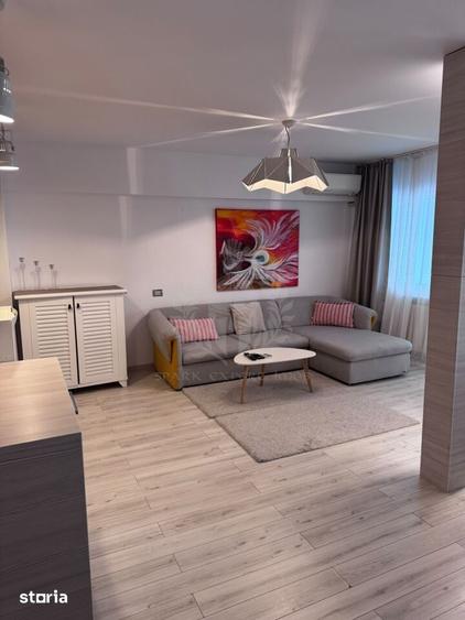 Apartament cu 3 camere, mobilat în Republicii