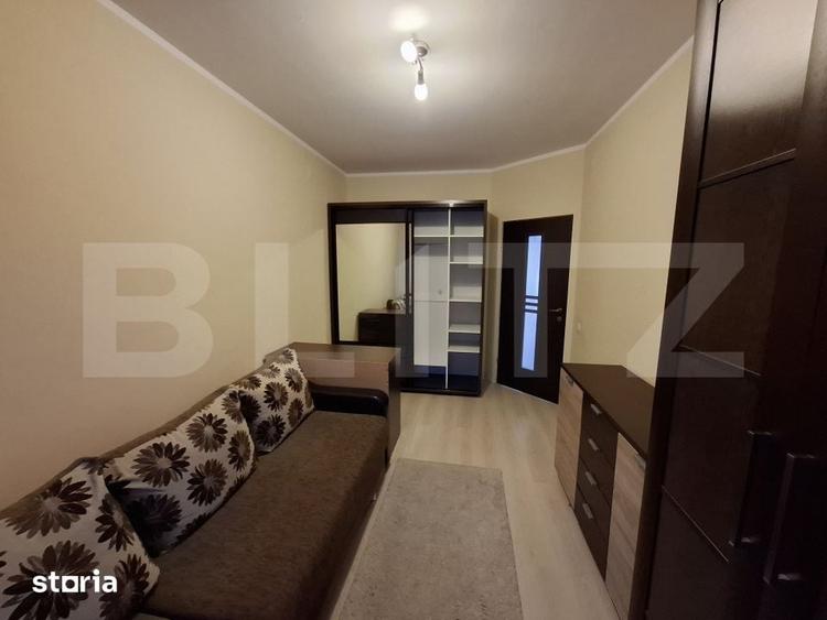 Apartament cu 3 camere semidecomandat în Micro 16