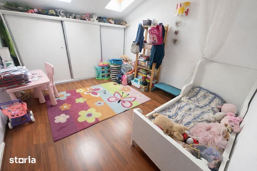 Apartament cu 3 camere, mobilat în Central — fotografia 1