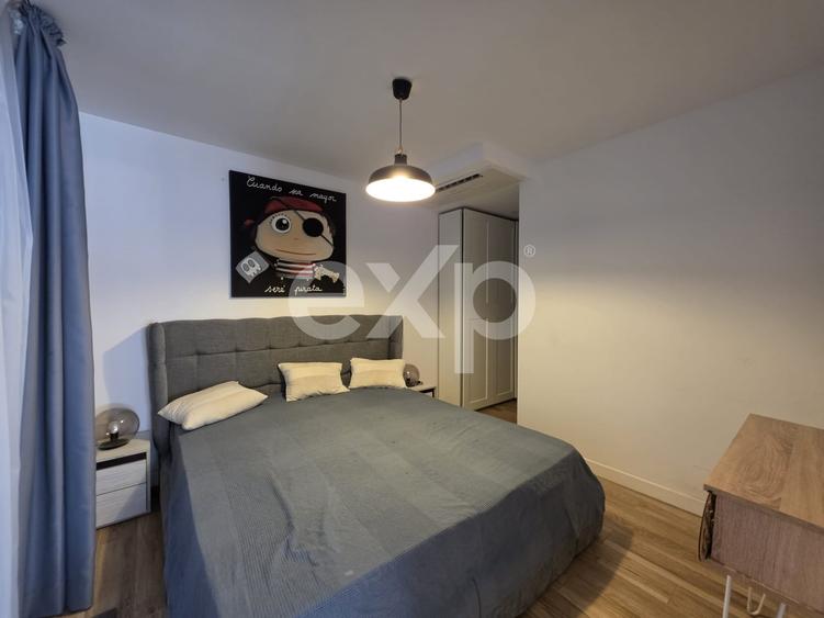 Apartament cu 3 camere semidecomandat, mobilat în Banu Manta