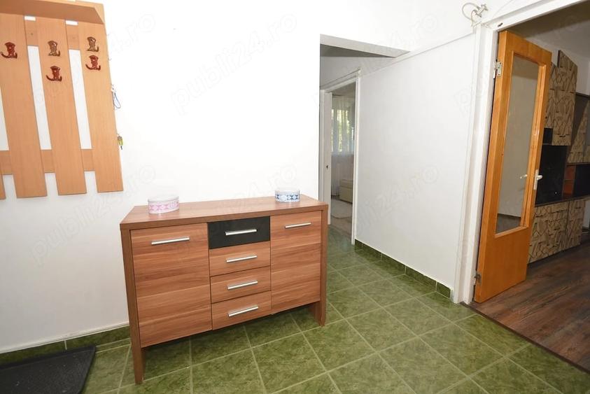 Apartament cu 4 camere decomandat în Drumul Taberei