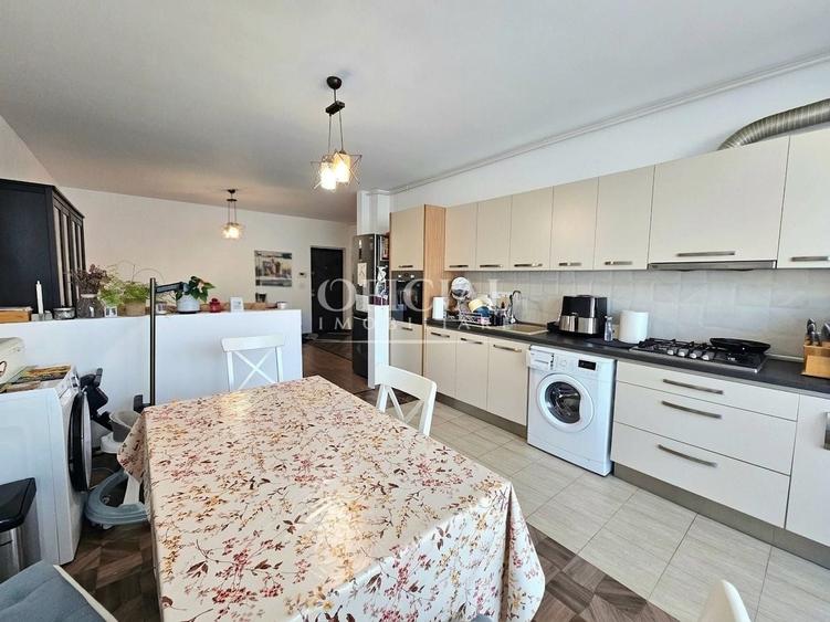 Apartament cu 2 camere semidecomandat, mobilat în Mănăștur