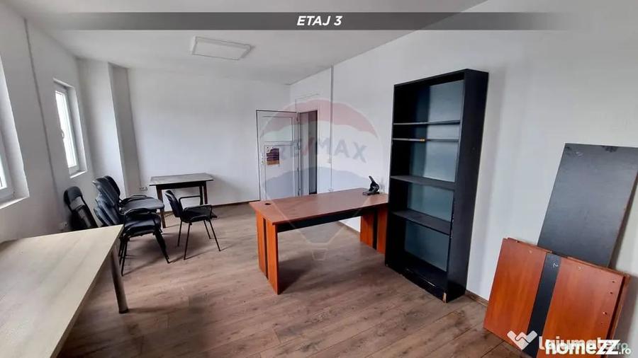 Spațiu comercial, de 600 mp, în Central