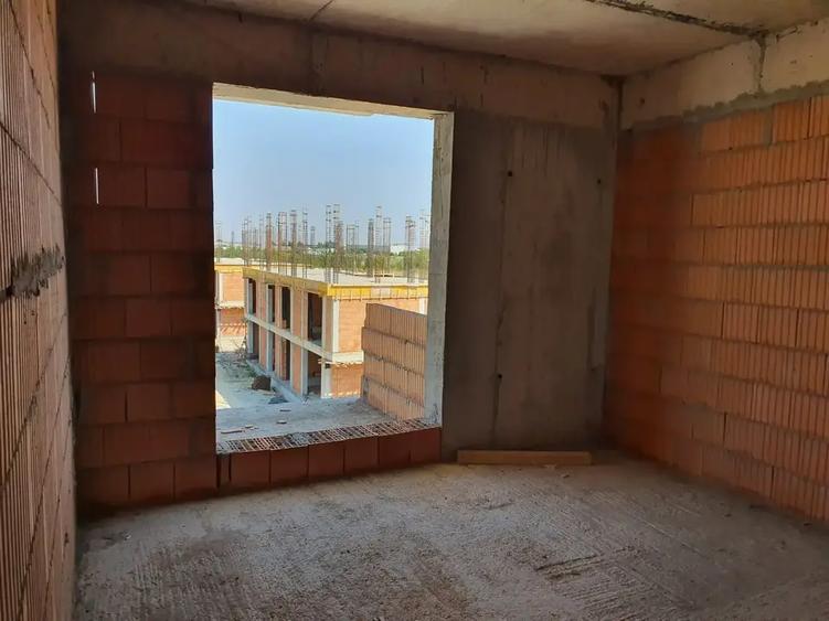 Apartament cu 3 camere decomandat în Theodor Pallady
