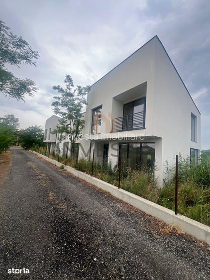 Triplex nou, 113 mp utili + curte, Apahida disponibil si la pachet!