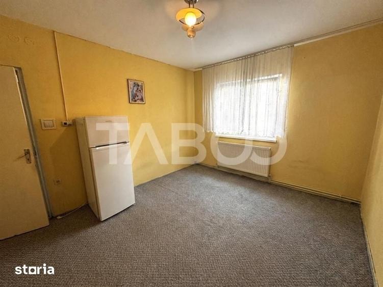 Apartament cu 2 camere nedecomandat în Trei Stejari