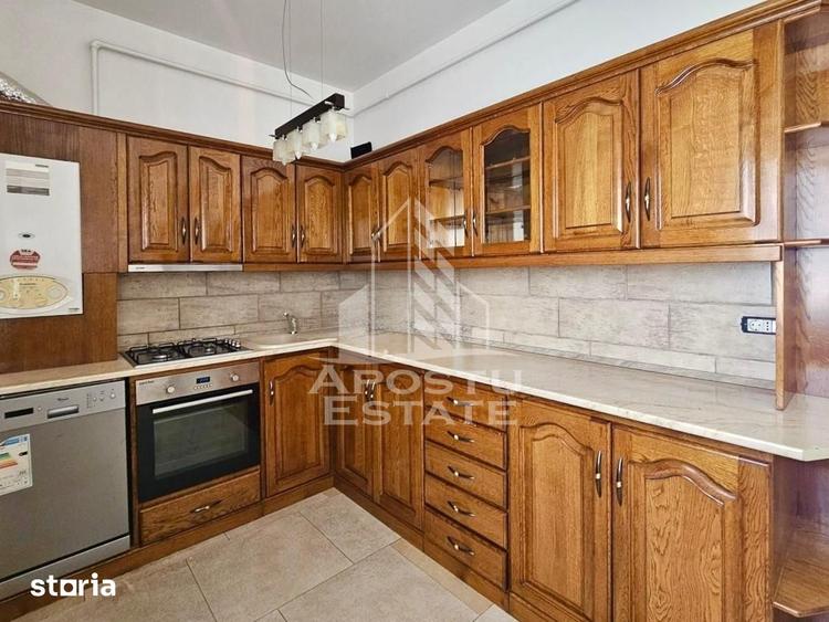 Apartament cu 3 camere, mobilat în UTA