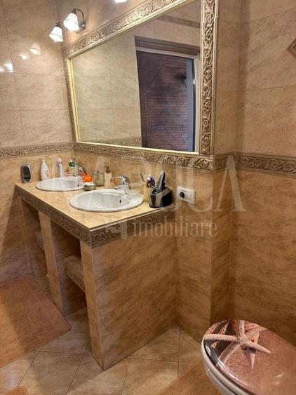 Casă individuală cu 4 camere cu Canalizare în Valenta