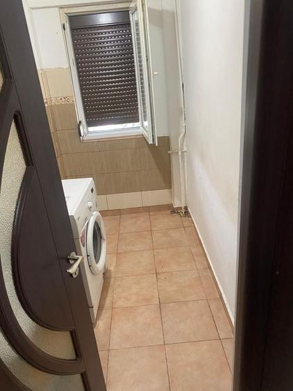 Apartament cu 2 camere decomandat în Lacul Tei
