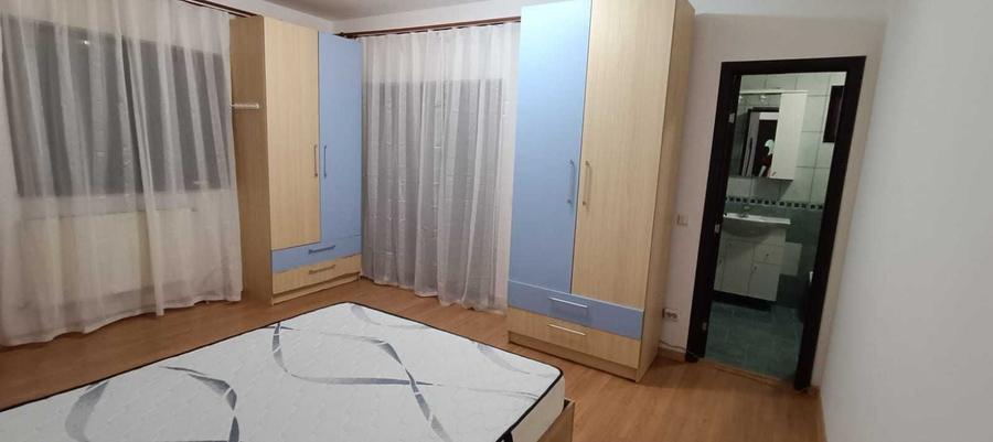 Apartament cu 3 camere decomandat în Vișan