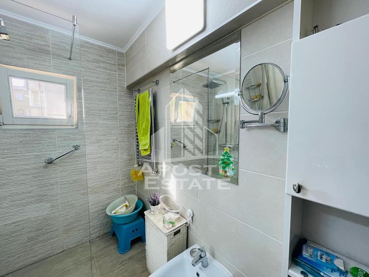 Apartament cu 3 camere decomandat în Miron Costin