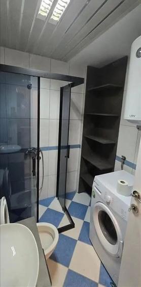 Garsonieră decomandată în Romană