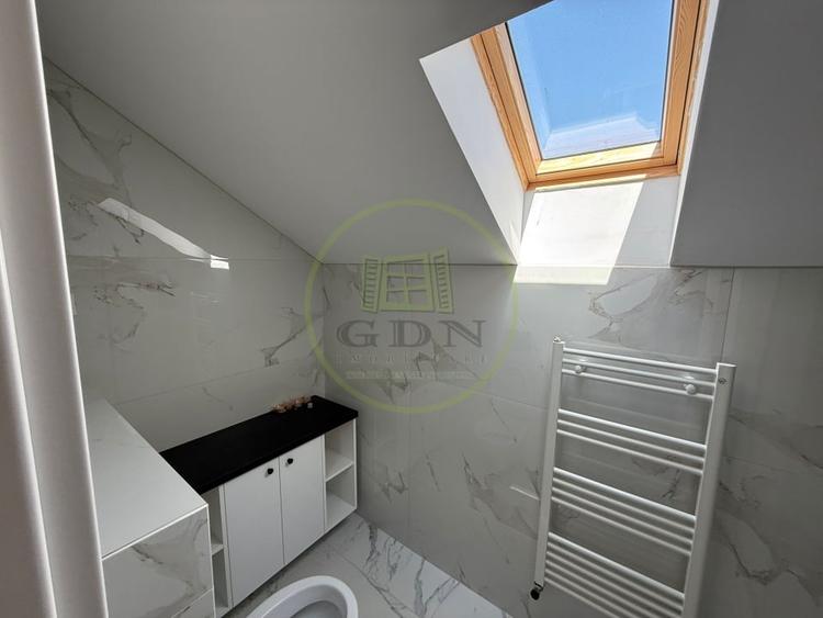Penthouse cu 3 camere decomandat în Exterior Vest