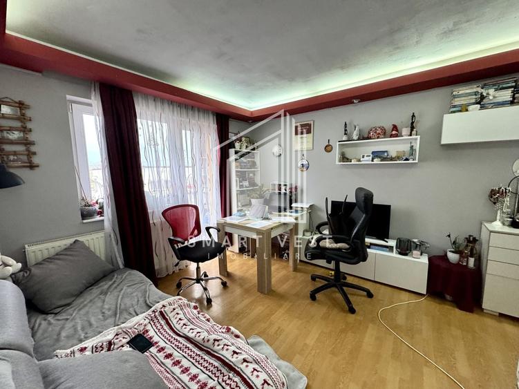 Apartament cu 3 camere semidecomandat în Botizului