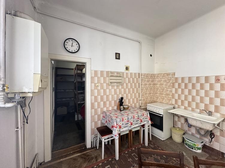 Apartament semidecomandat în Centrul Istoric