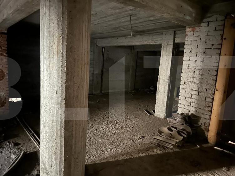 Casă individuală cu 8 camere cu Piscina în Dorohoi