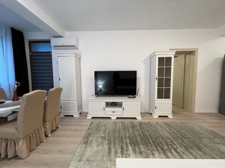 Apartament cu 2 camere semidecomandat, mobilat în Tomis Nord