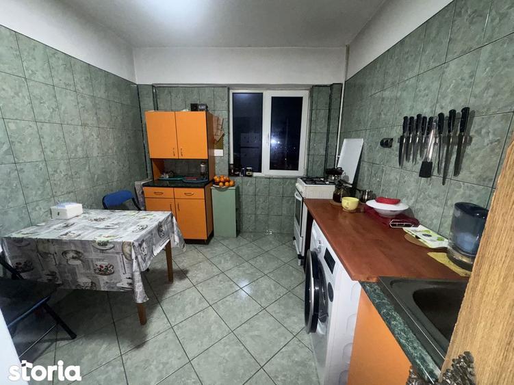 Apartament cu 3 camere, mobilat în Pantelimon
