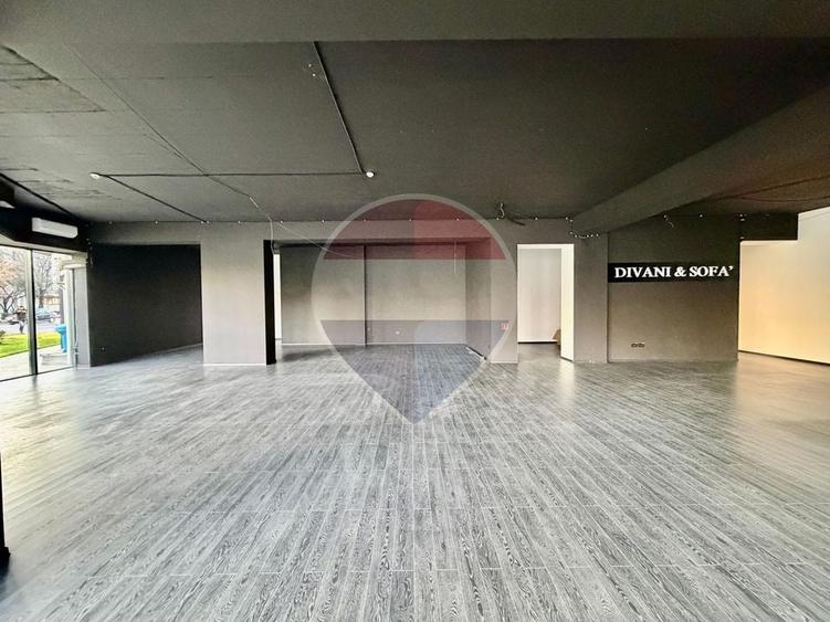 Spațiu comercial, de 270 mp, în Nord
