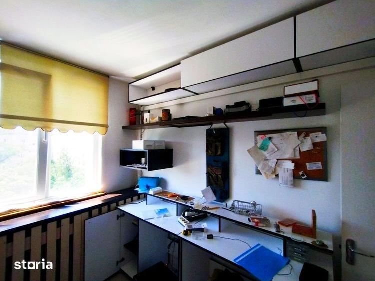 Apartament cu 3 camere semidecomandat, mobilat în Titan