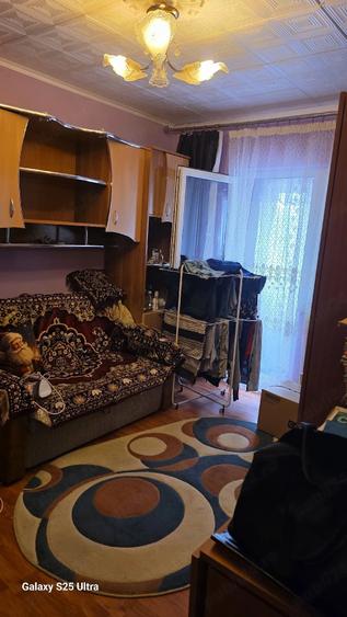 Apartament cu 3 camere decomandat în Horia